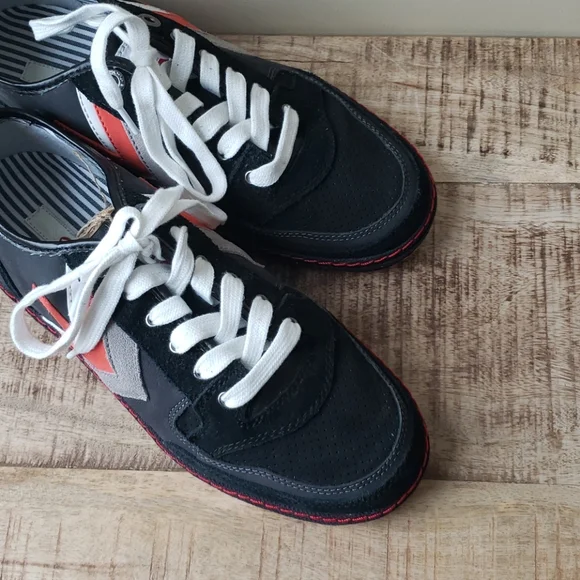 Energie men's sneakers